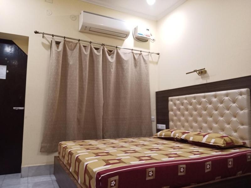 Scindhia Guest House Варанаси Екстериор снимка