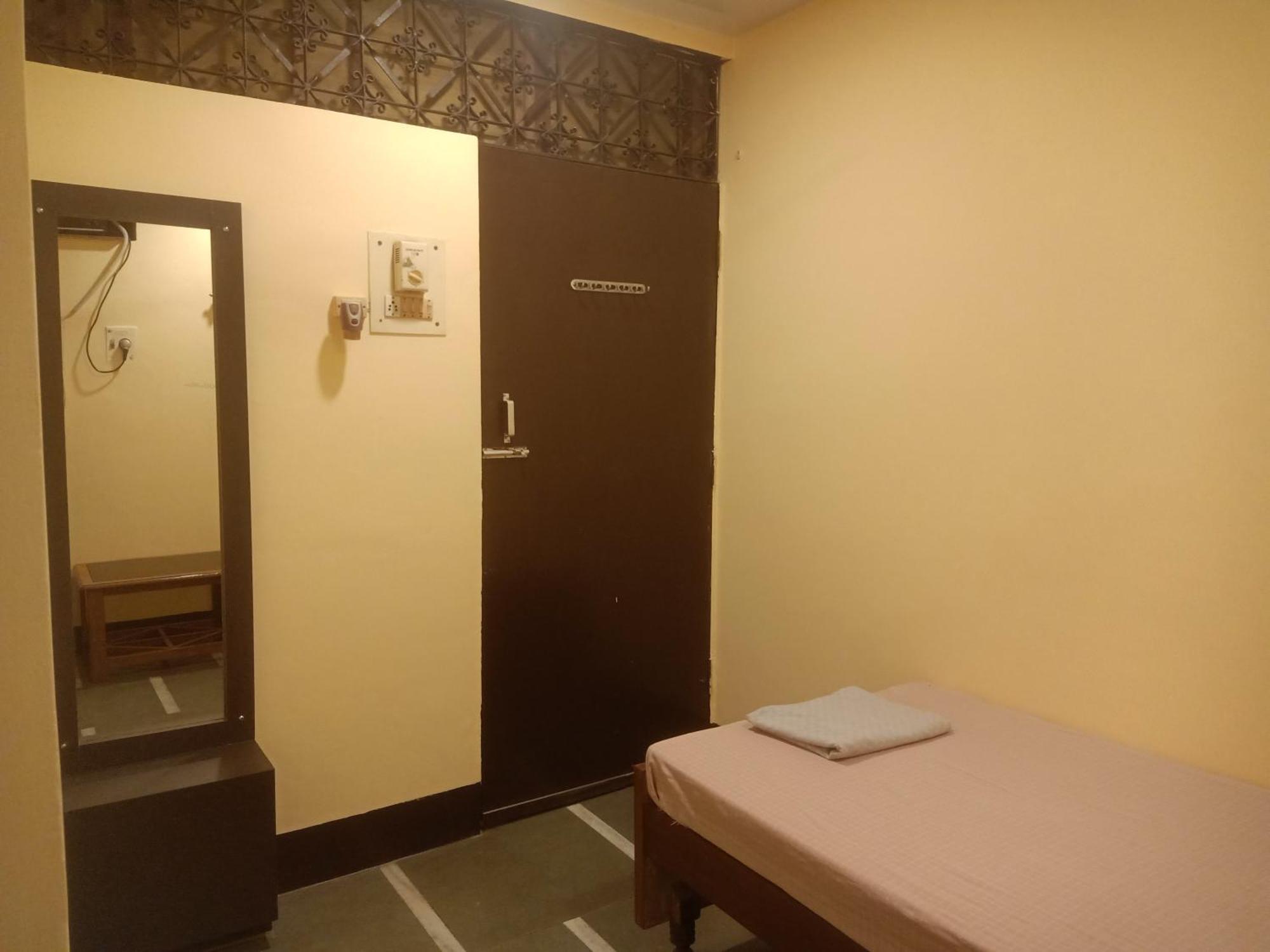 Scindhia Guest House Варанаси Екстериор снимка